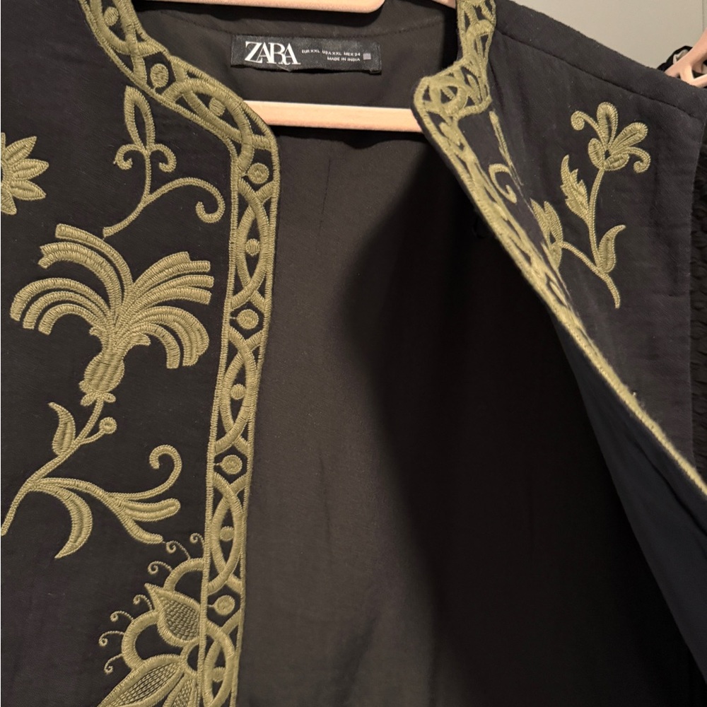 Zara Black and green Embroidered Vest XXL - Picture 4 of 6
